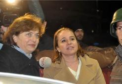 Can Dündar’ın eşi Dilek Dündar Silivri Cezaevi’ne geldi