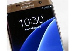 Kavisli ekran modası devam ediyor