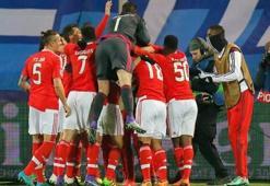 Benfica çeyrek finalde!