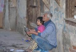Çocuğuyla kendini yakmaya çalıştı