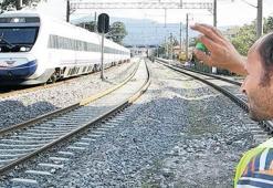 Uçak ve hızlı tren yolcuları arttı...