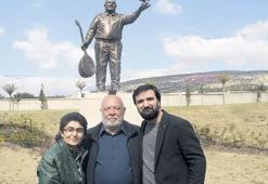 Barış Heykeli diktiler