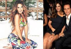 Seksi model eşine poz verdi