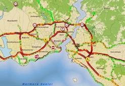 İstanbul'da yağmur trafiği felç etti