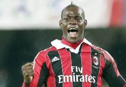 Balotelli de modaya uyuyor!