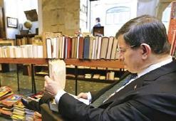 Başbakan Ahmet Davutoğlu 'nun yeni kitabı çıkıyor