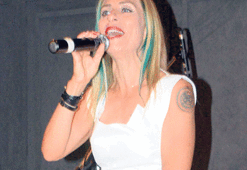 Tekrardan sahnede