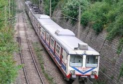 Bakan Yıldırım: İstanbul banliyö treni 2017 sonunda açılacak
