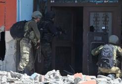 Mardin'de başından yaralanan polis şehit oldu