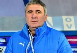 Hagi kendini görevden aldı!