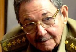 Raul Castro, yeniden Komünist Partisi'nin lideri seçildi