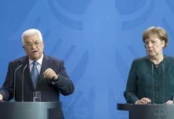 Merkel, İsrail’in yerleşim politikasını eleştirdi