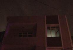Evde eşini bulamadı, evi yaktı