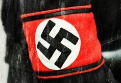 İsveç'te resmi binaya Nazi bayrağı