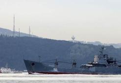 Rus savaş gemisi İstanbul Boğazı'ndan geçti