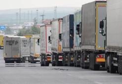 Kapıkule'de 12 kilometre TIR kuyruğu