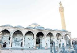 Terörün vurduğu camiler