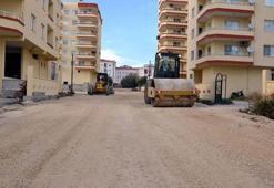 Erdemli'de asfalt çalışması devam ediyor