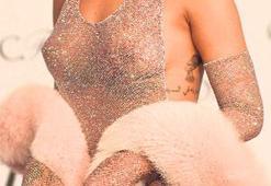 Modern feminist Rihanna!