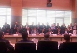 Dokunulmazlık toplantısı kavgasız başladı