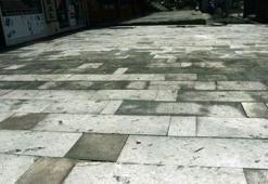 Kaldırım çalışmaları devam ediyor