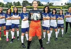 Topukluları çıkarıp gol atıyorlar