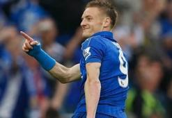 Şampiyon şovunu yaptı! Vardy yine yıldızlaştı
