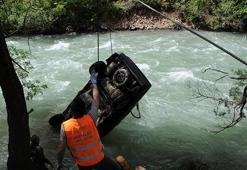 Munzur Çayı'na düşen otomobildeki 2 öğretmen öldü