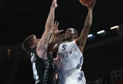 Efes sezonu lider bitirdi!