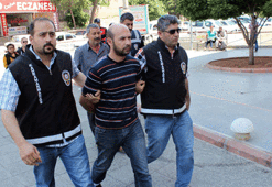 Vahşi cinayetin arkasından defineciler çıktı