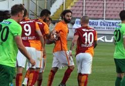Aslan'ın El'inden kurtulamıyor