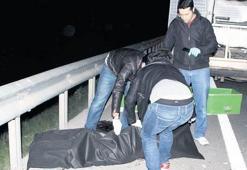 Polis eşine kamyon çarpmış!