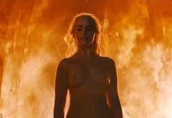 Emilia Clarke'ın cesur sahneleri!