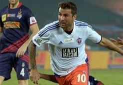 Mutu futbolu bıraktığını açıkladı