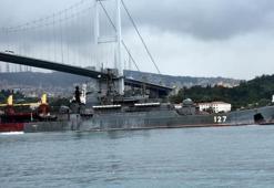 Rus savaş gemisi İstanbul Boğazı’ndan geçti