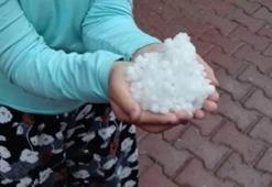 Elazığ Karakoçan'da ceviz büyüklüğünde dolu yağdı