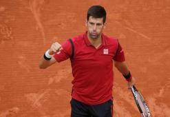 Erkeklerde ilk finalist Djokovic