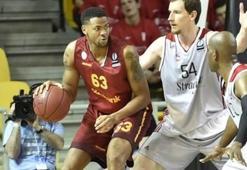 Chuck Davis basketbolu bırakıyor!