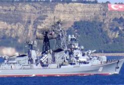 Rus askeri gemisi Boğaz'dan geçti!