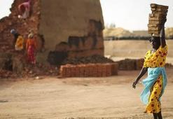 Darfur'dan 80 bin kişi kaçmış!
