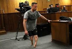 Pistorius mahkemede protezsiz yürüdü