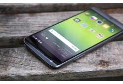 LG'den farklı telefon!