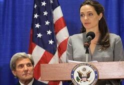 John Kerry ve Angelina Jolie iftarda