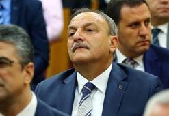 MHP grubunda Oktay Vural arka sıralarda oturdu