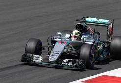 Pole pozisyonu Hamilton'ın