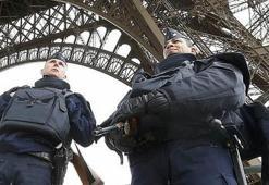 Paris saldırısında asker silahını polise vermemiş