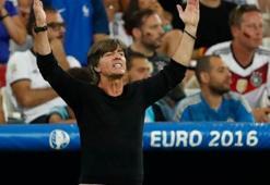Hedef tahtasındaki isim: Joachim Löw