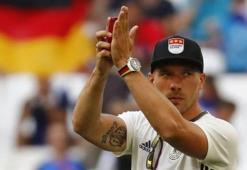 Podolski milli takımı bırakmayı düşünmüyor