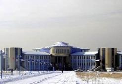 Yüzüncüyıl Üniversitesin'de deprem: 4'ü profesör 17 akademisyen açığa alındı!