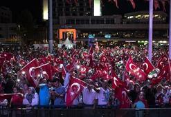 Türkiye'de demokrasi nöbeti devam ediyor